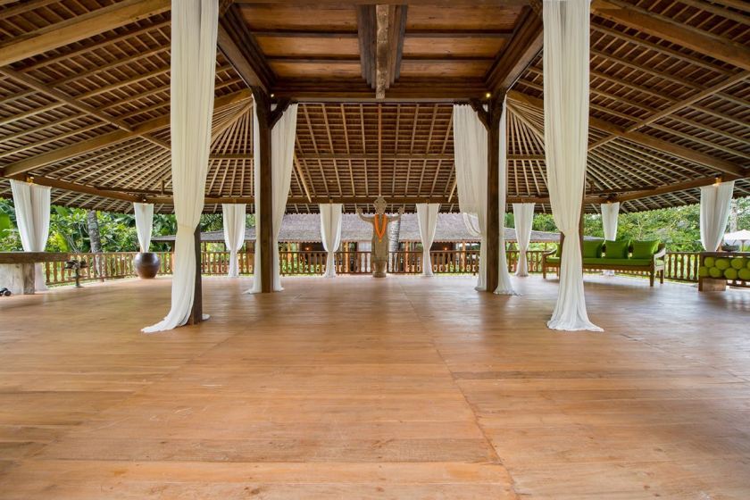 The Mat Movement Bali yoga retreat May 2018; beautiful yoga deck